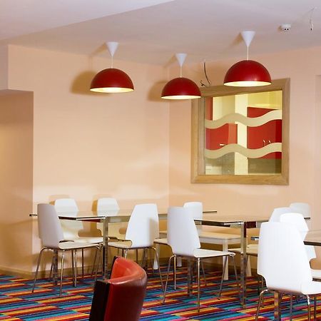 Savoy Hostel Galway City Centre Екстер'єр фото
