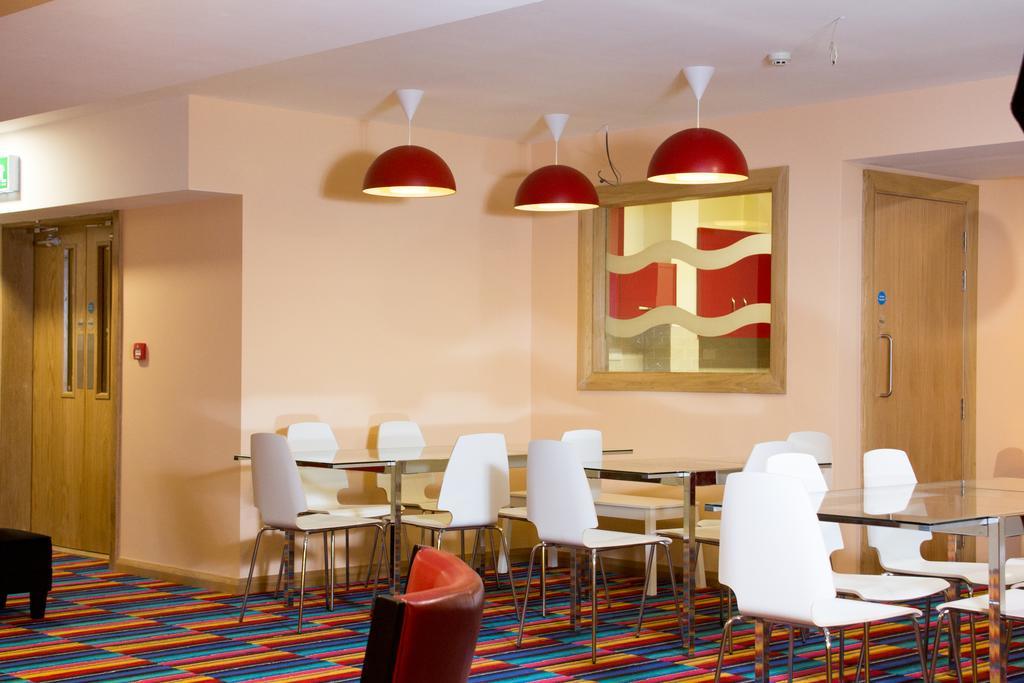 Savoy Hostel Galway City Centre Екстер'єр фото
